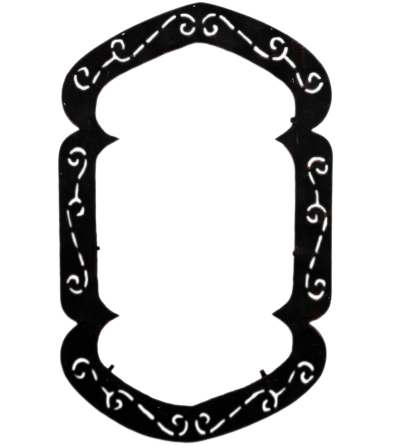 Marco de espejo grande artesanal marroquí de metal recortado a mano en forma de herradura doble con fondo blanco natural