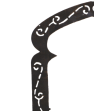 Detalle vertical de marco de espejo grande artesanal marroquí de metal recortado a mano en forma de herradura doble