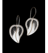 Boucles d'oreilles filigranes péruviennes en argent avec motif cœur de feuille