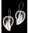 Boucles d'oreilles filigranes péruviennes en argent avec motif cœur de feuille