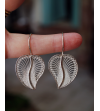 Boucles d'oreilles filigranes péruviennes en argent avec motif cœur de feuille