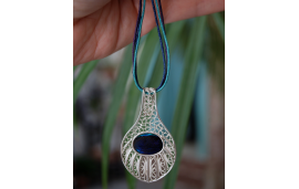 Filigree Jewelry: Peacock feather pendant in teardrop shape in silver filigree