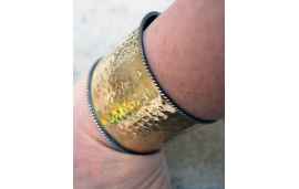 Boho jewellery: vintage look wide hammered copper cuff bracelet