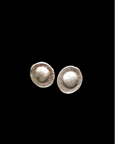 Front view of Andaluchic´s "Sombrero" stud earrings made in oxidised silver plated zamak on a black background