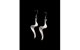 Lightening bolt earrings in nickel free zamak and silver plate