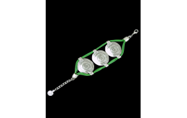 Wide leather bracelet in green leather and three silver discs in spiral design