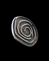 Abgewinkelte Frontansicht von Andaluchic's großem verstellbarem Retro-Chic "Asymmetrisches Caracol Ring aus antikem versilbertem