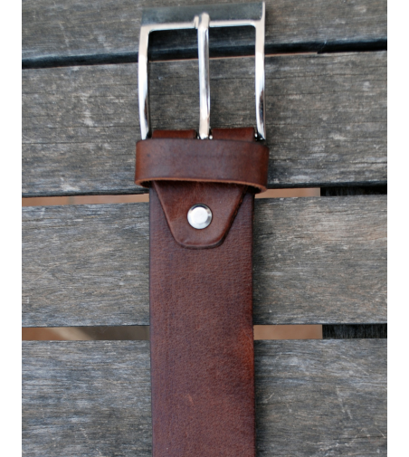 Brown belts in genuine leather with silver buckle