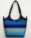 Grand sac à épaule en cuir bleu avec textile rayé bleu, vert, turquoise, violet et or