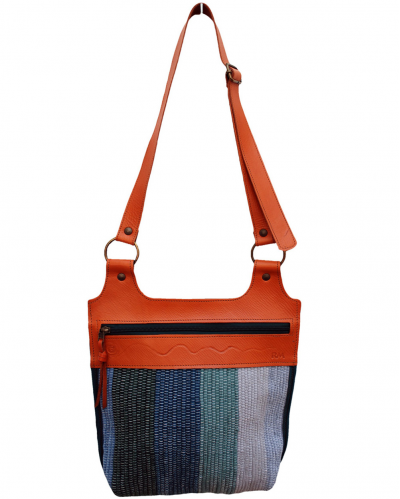 Front view of Andaluchic´s "Bandolero" shoulder bag hand woven in up-cycled cotton in blue & grey tones with tan calf leather