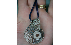 Filigree Jewelery: Silver Filigree Pendant with abtract patterns