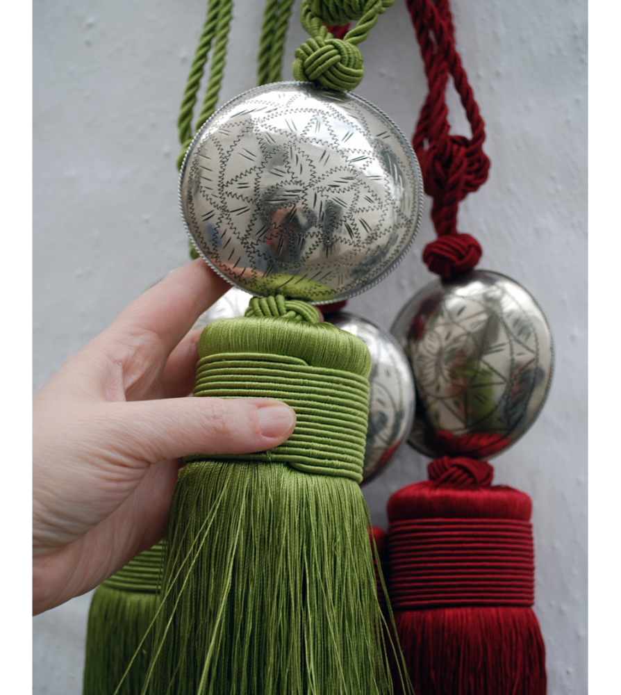 Borlas y abrazaderas para cortinas, talla pequeña con esfera plateada grabada