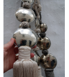 Borlas y abrazadoras para cortinas, tamaño medio, con tres esferas martilladas