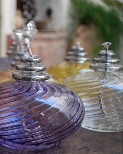 Lámpara de aceite de vidrio soplado, el centro de mesa perfecto