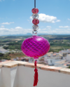 Boule de verre soufflée avec pompon : talsiman, boule de sorcière ou attrape-soleil