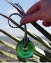 Pendentif de verre soufflé verte en style ethnique-chic avec un fermoir en argent 925