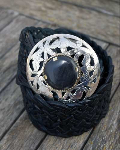 Wide black belt in real leather with filigree silver belt buckle