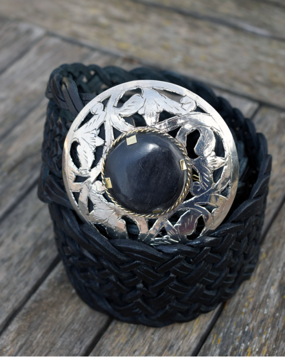 Wide black belt in real leather with filigree silver belt buckle