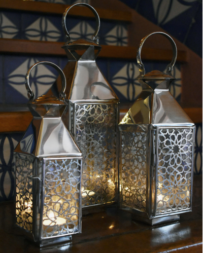 Set artigianale lanterne marocchine tagliate in rame color argento con disegno geometrico
