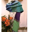Pashmina scialle tessuto a strisce sottili in colori blu-verde-turchese