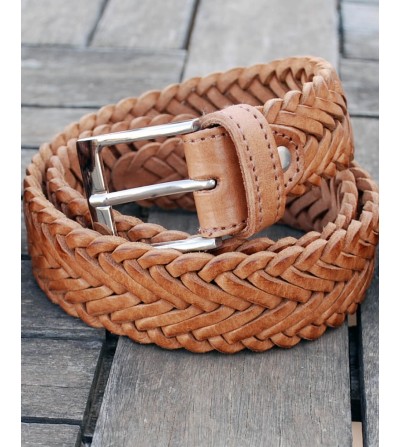 Ceinture camel en cuir tressé avec boucle argentée